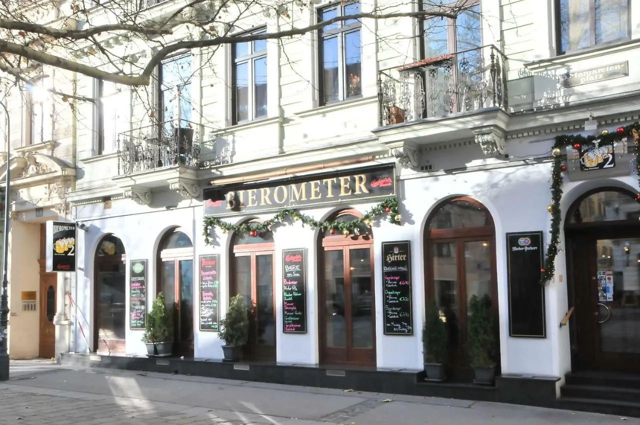 Charming Center City Apartment Vienna Austria