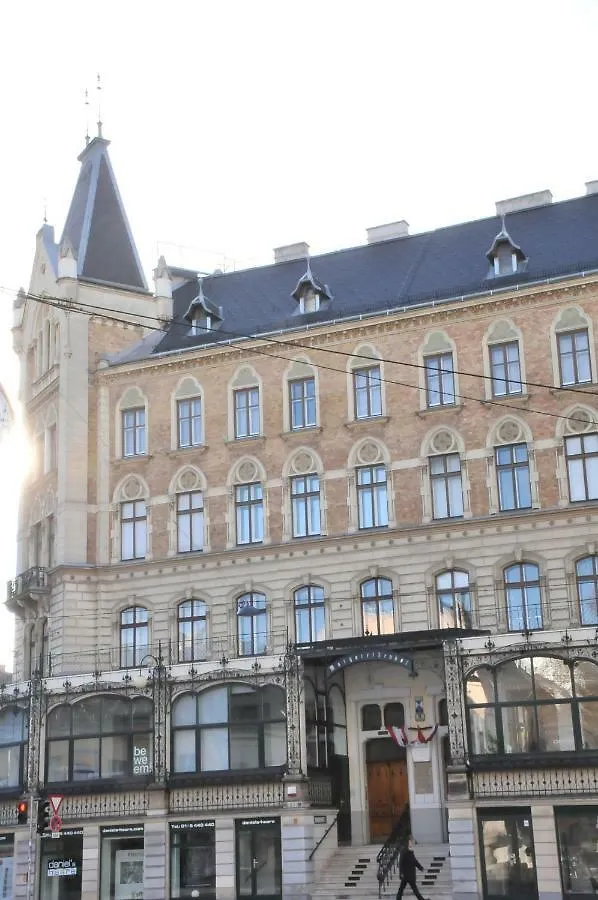 Charming Center City Apartment Vienna